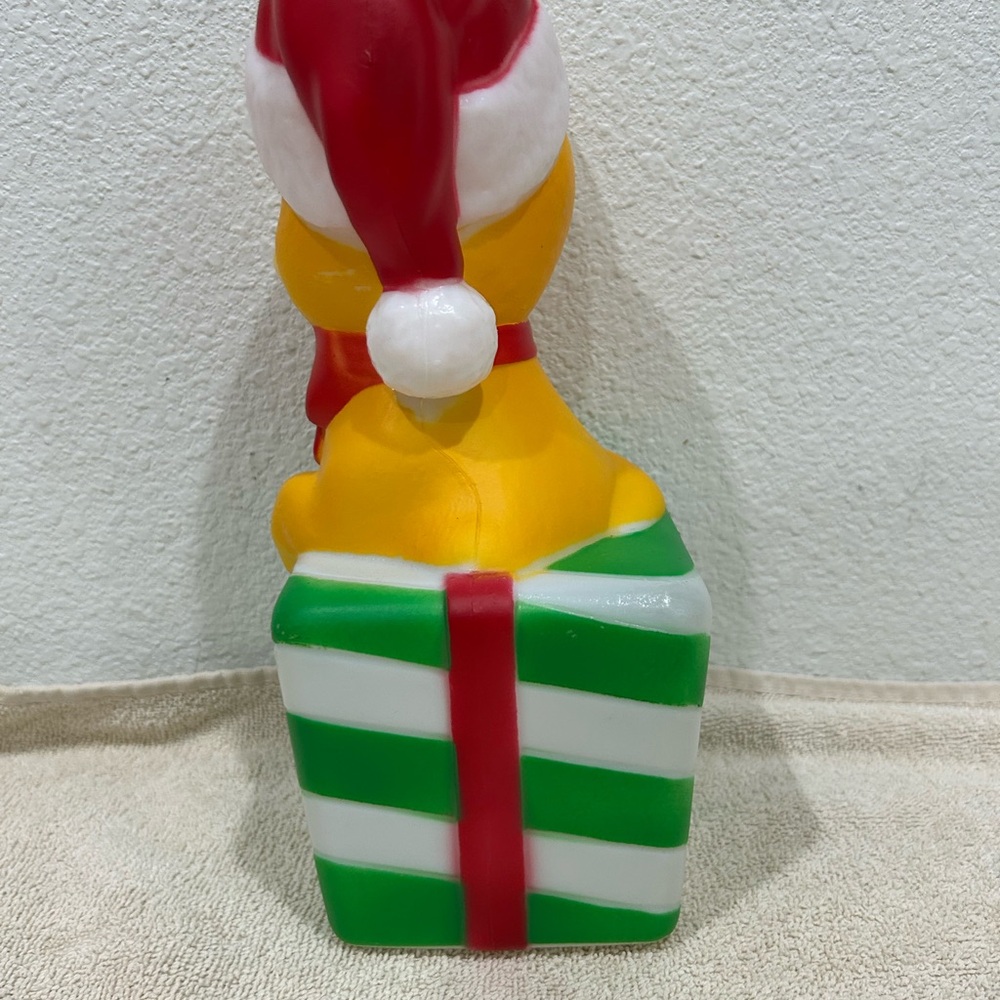 Holiday Time 11" Cat with Santa Hat on Present Lighted Blow Mold - Picture 3 of 8